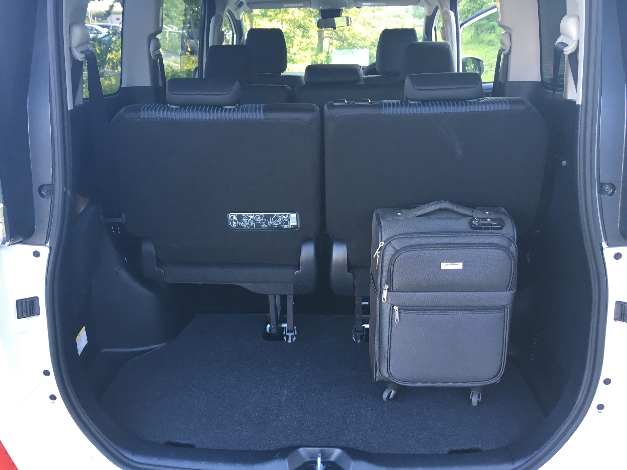 ヴォクシー 【公式】ワールドネットレンタカー｜公式HP最安値｜新車保証